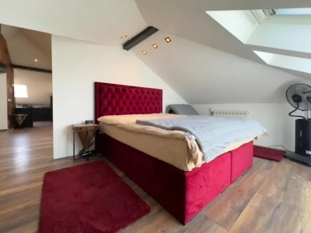 Edo 4 아파트 풀라